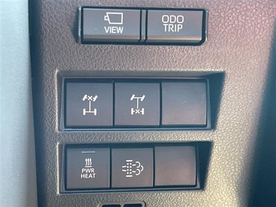 TOYOTA LAND CRUISER 300 - 8