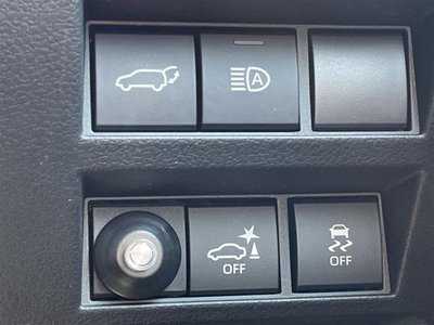 TOYOTA LAND CRUISER 300 - 9