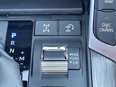 TOYOTA LAND CRUISER 300 - 7