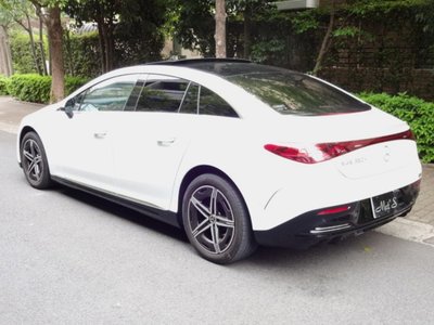 MERCEDES-BENZ EQE - 7