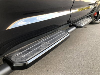 LAND ROVER DEFENDER - 8