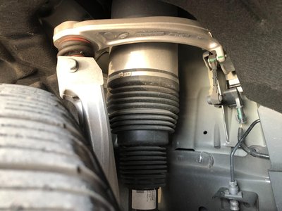 LAND ROVER DEFENDER - 9