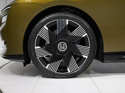 ROLLS-ROYCE SPECTRE - 7