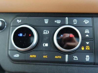 LAND ROVER DEFENDER - 9