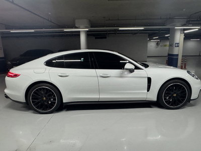 PORSCHE PANAMERA - 2