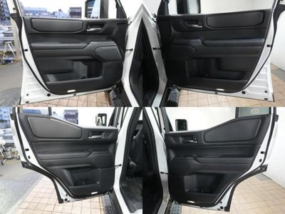 TOYOTA LAND CRUISER 250 - 7