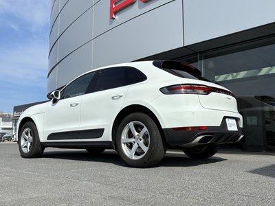 PORSCHE MACAN - 3