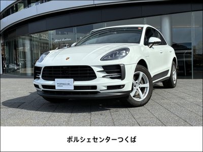 PORSCHE MACAN - 1