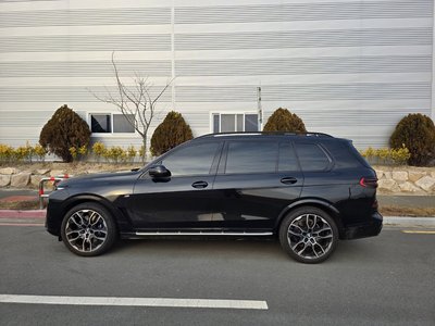 BMW X7 - 7