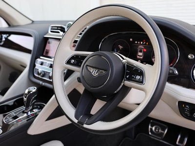 BENTLEY BENTAYGA - 3