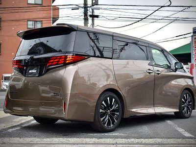 TOYOTA ALPHARD - 4