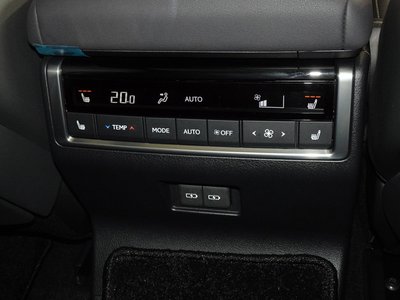 2025 Lexus GX thumbnail 22