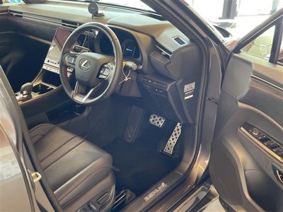 2025 Lexus LBX — миниатюра 24