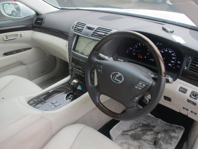 LEXUS LS - 3