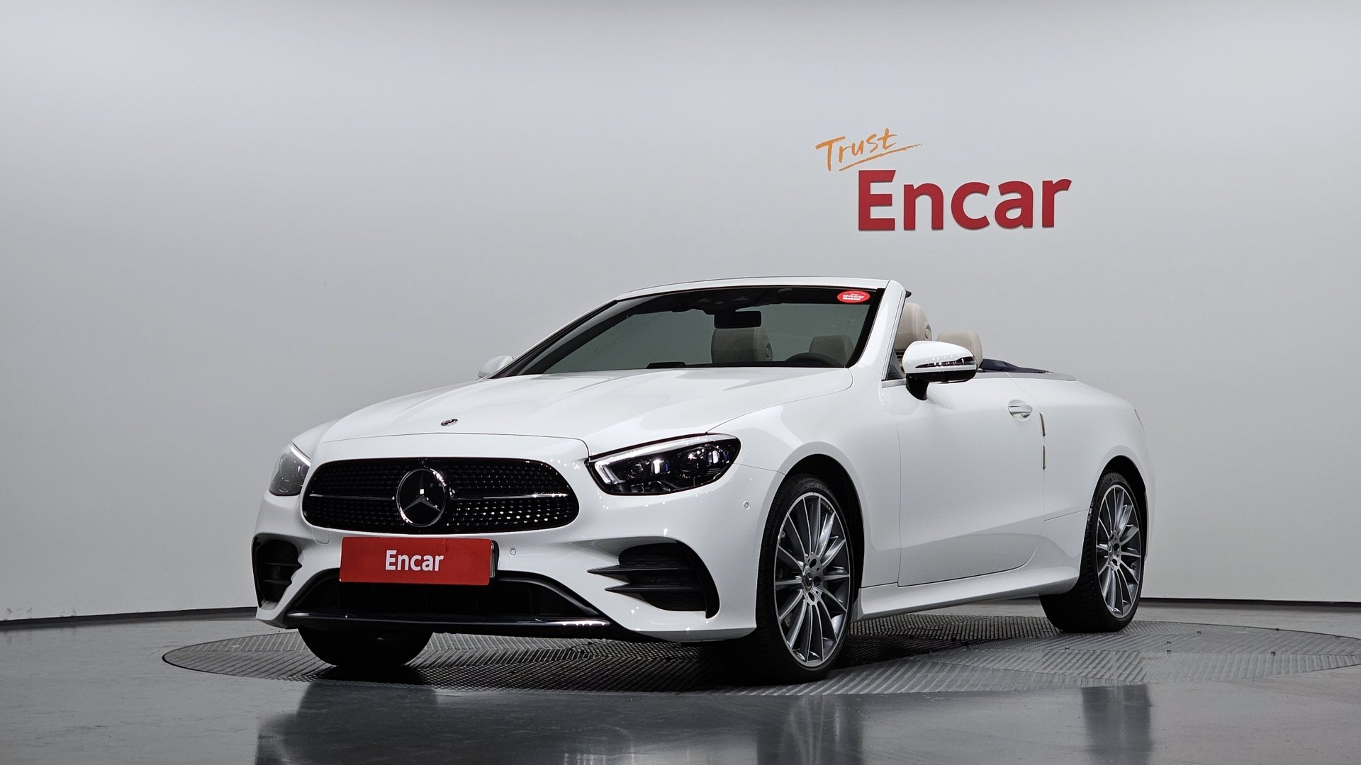 MERCEDES-BENZ E-CLASS - View 1