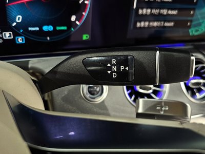 MERCEDES-BENZ E-CLASS - 9