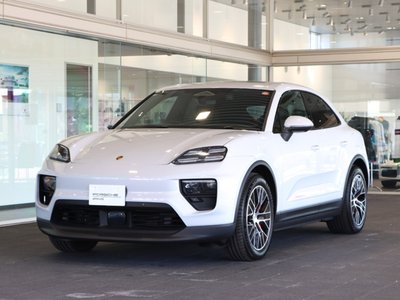 PORSCHE MACAN - 4
