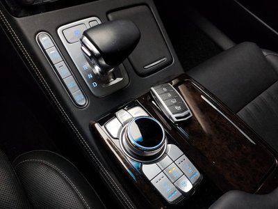 2020 Genesis G90 — фото 9