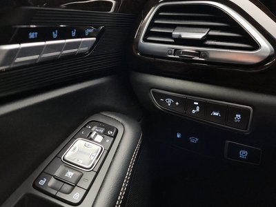 2020 Genesis G90 缩略图 17