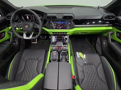 LAMBORGHINI URUS - 5