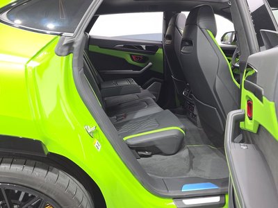 2025 Lamborghini URUS thumbnail 18