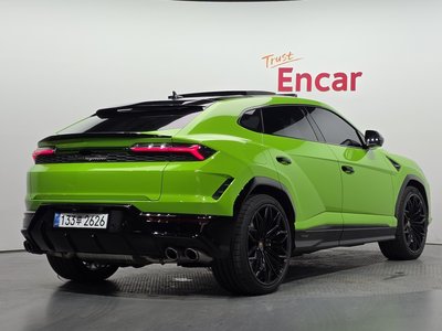 LAMBORGHINI URUS - 6