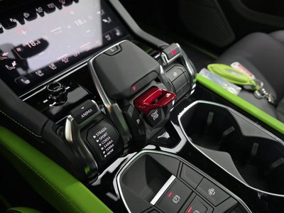 2025 Lamborghini URUS thumbnail 13