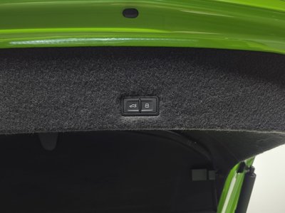 2025 Lamborghini URUS thumbnail 24