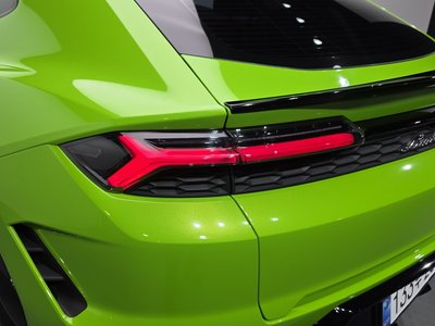 2025 Lamborghini URUS thumbnail 11