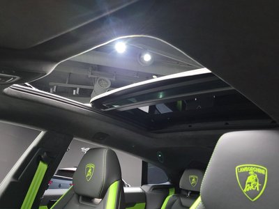 2025 Lamborghini URUS thumbnail 23