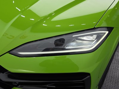 LAMBORGHINI URUS - 10