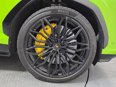 LAMBORGHINI URUS - 9