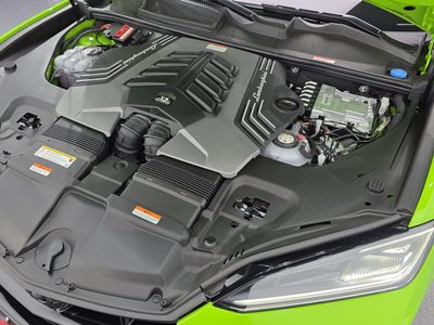 LAMBORGHINI URUS - 8