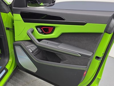 2025 Lamborghini URUS thumbnail 15