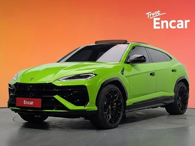 LAMBORGHINI URUS - 1