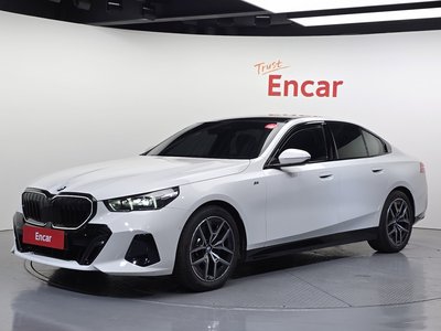 BMW 5 SERIES - 1