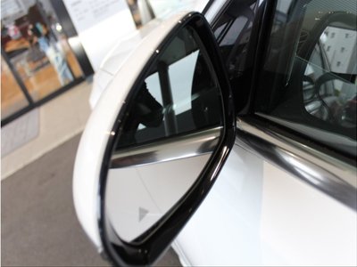 MERCEDES-BENZ E-CLASS - 6