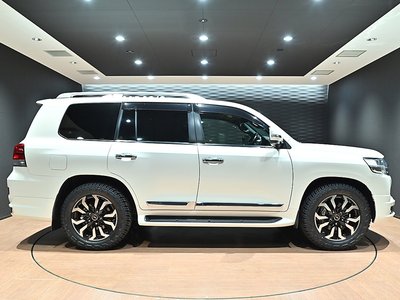 صورة 6 لـ 2021 Toyota LAND CRUISER 200