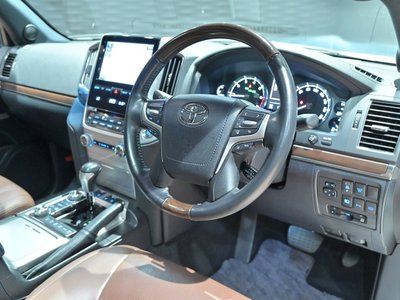 2021 Toyota LAND CRUISER 200 — фото 13