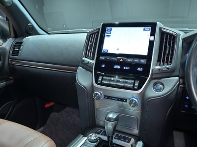 2021 Toyota LAND CRUISER 200 — фото 15