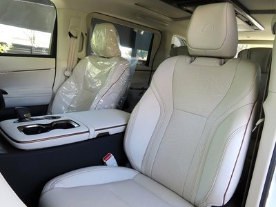 صورة مصغرة 58 لـ 2026 Lexus LM