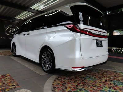 صورة مصغرة 89 لـ 2026 Lexus LM
