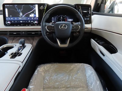 صورة مصغرة 45 لـ 2026 Lexus LM
