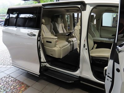 صورة مصغرة 38 لـ 2026 Lexus LM