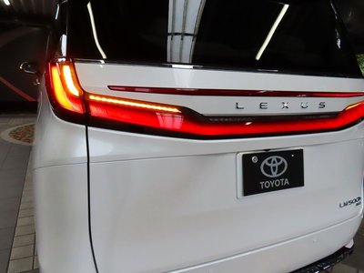صورة مصغرة 30 لـ 2026 Lexus LM