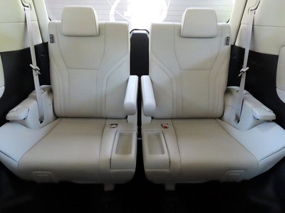 صورة مصغرة 79 لـ 2026 Lexus LM