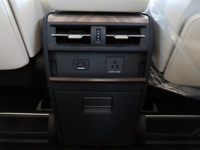 صورة مصغرة 78 لـ 2026 Lexus LM