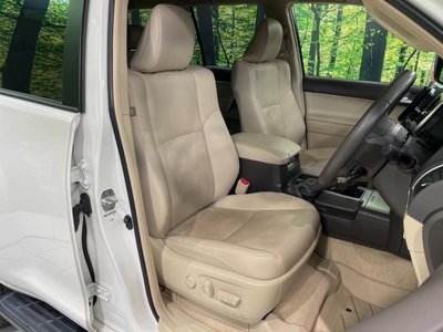 TOYOTA LAND CRUISER PRADO - 8