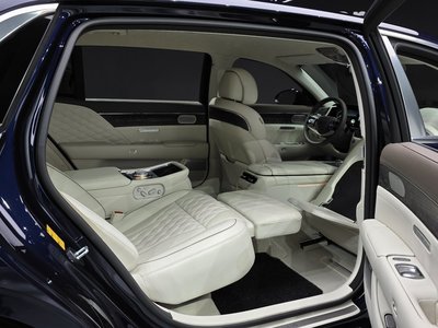 2022 Genesis G90 (RS4) — миниатюра 17