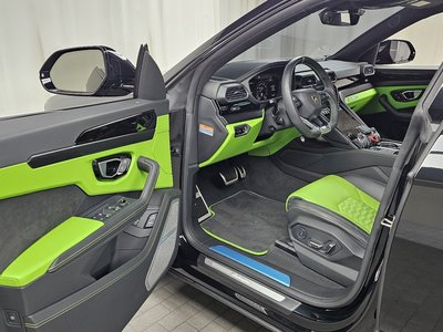 LAMBORGHINI URUS - 10